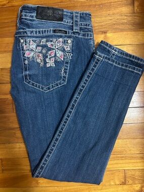 Miss Me Jeans ,size 32 .Cuffed Skinny 
Good condition.Inseam approx 28